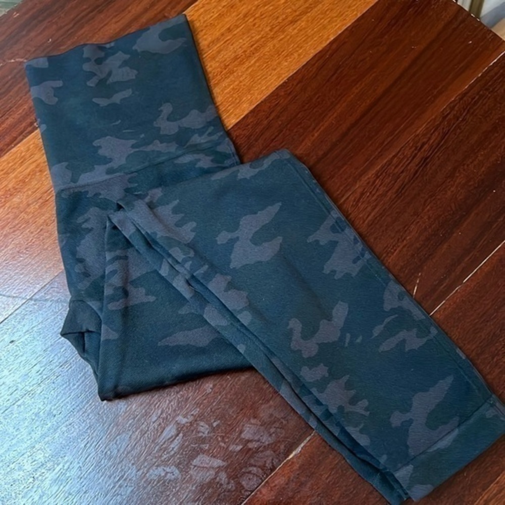 Spanx Look At Me Now Seamless Leggings Black Camo Womens Large FL3515